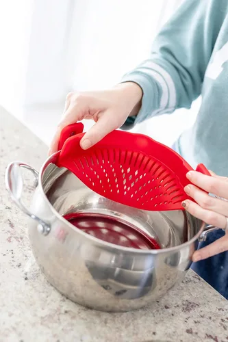 Miniatura 5 de Arlig Colador de pasta con clip de silicona, ajuste universal para todas las ollas y cuencos, escurridor a presión para carne, verduras, colador