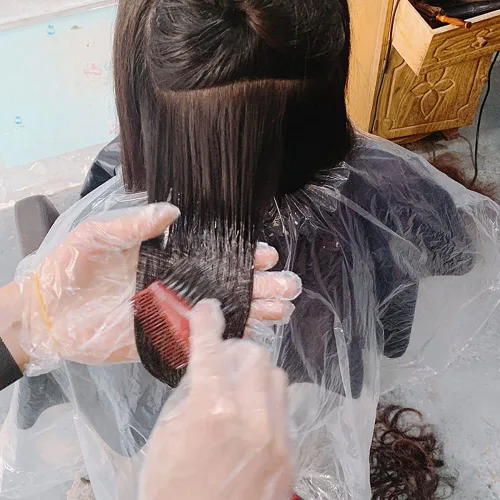 Miniatura 5 de Hedume 120 capas desechables para peluquería, 63 x 51 pulgadas, capa de peluquería desechable, capas de champú impermeables para peluquería, salón