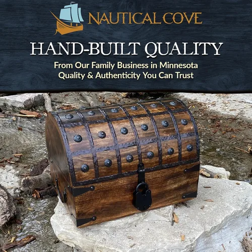 Miniatura 8 de Nautical Cove Cofre del tesoro pirata hecho a mano para premios infantiles y aula con cerradura y llaves de esqueleto, caja de almacenamiento