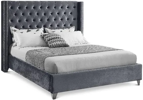 Miniatura 27 de Meridian Furniture – Cama con respaldo de terciopelo abotonado, Aiden-Q-Aiden, con recortes cromados con forma de cabezal de clavos y patas Gris