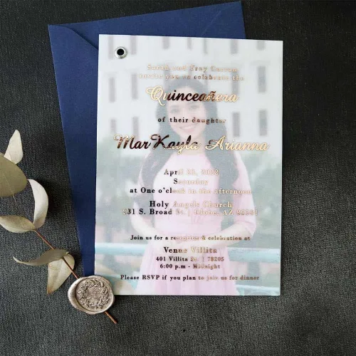 Miniatura 3 de Juego de 10 invitaciones de quinceañera con foto, invitaciones de quinceañera de Vellum con imagen, invitaciones de oro personalizables