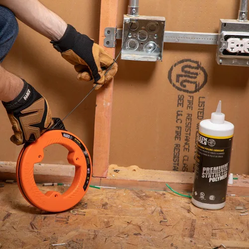 Miniatura 10 de Klein Tools 56331 - Cinta pasacable, extractor de alambre de acero con doble punta de bucle, carcasa y mango optimizados, 1/8 pulgada x 50 pies