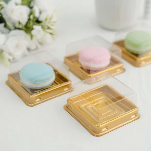 Miniatura 6 de Efavormart - Paquete de 50 recipientes de plástico para cupcakes de 3 pulgadas, color dorado y transparente, cajas cuadradas para fiestas, soporte