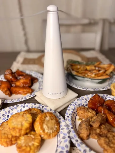 Miniatura 6 de Ventiladores Antimoscas para Mesas de Modern Lyfe - Alimentados por Batería AA y USB - Matamoscas Accesorio para Acampar al Aire Libre o para Comida