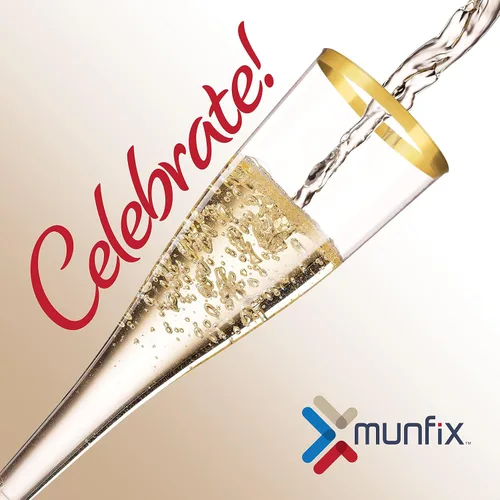 Miniatura 4 de Munfix Paquete de 50 copas de champán de plástico con borde dorado de 5 onzas, copas de plástico transparentes para tostar, elegantes, desechables