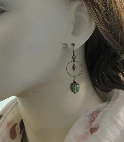 Miniatura 2 de Green Dangle Earrings in Bohemian Marbled Glass