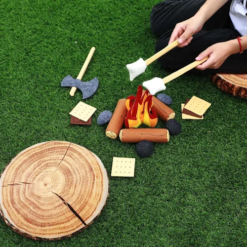 Miniatura 5 de Civaner Juego de juguetes de simulación de fogata para adultos con 2 almohadas de tronco, 2 de felpa falsa de fuego y smores, 20 piezas de fieltro