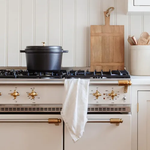 Miniatura 8 de Staub olla de hierro cocotte redonda de 6-1/4 cuartos de galón, Negro mate
