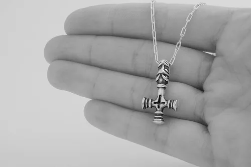 Miniatura 5 de Little Devil Designs Collar de plata de ley con cruz de lobo islandés, martillo de Thor, pequeño, 3D de doble cara