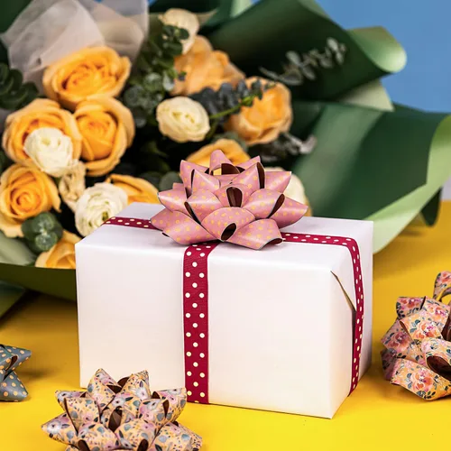 Miniatura 7 de RUSPEPA Surtido de lazos de regalo de papel kraft, diseño de flores, plantas y puntos para el día de la madre, vacaciones, cumpleaños, boda, baby