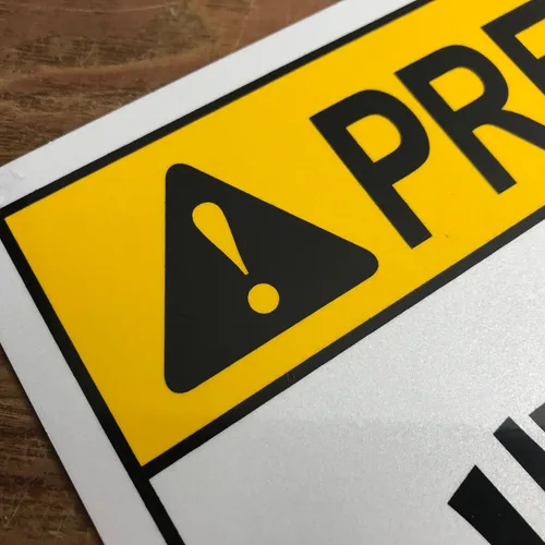 Miniatura 4 de TRADESAFE Señal de seguridad con chaleco de seguridad de EPI – Chaleco de Precaución Requerido en español, señal de seguridad de aluminio