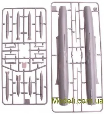 Miniatura 2 de Avión de entrenamiento soviético SUKHOI SU-7U 1/72 72005