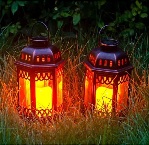 Miniatura 3 de Paquete de 2 faroles solares de bronce, faroles colgantes retro ornamentados con asa, linterna para exteriores con vela LED parpadeante, 6.60 x 6.60