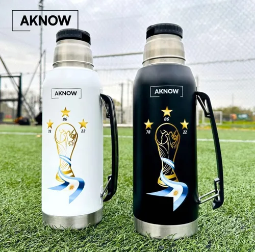 Miniatura 3 de Thermo Argentino mate agua Copa del Mundo Botella de acero inoxidable con bandera argentina 1LT (negro)