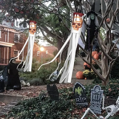 Miniatura 3 de 2 unidades de espantapájaros de noche al aire libre colgando Halloween sangre calavera viento calcetín banderas para patio al aire libre porche