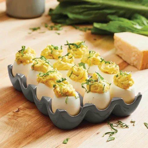 Miniatura 12 de Rachael Ray Bandeja/Soporte para huevos de cerámica de esmalte sólido, 12 tazas, gris oscuro