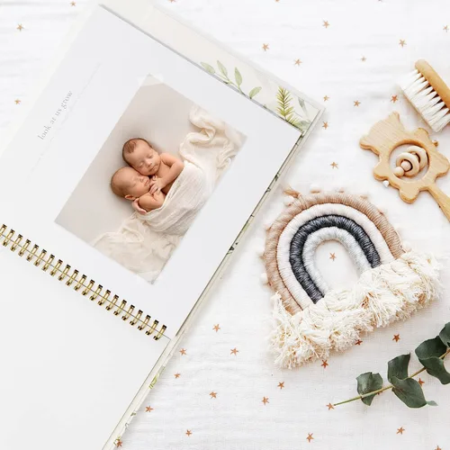 Miniatura 3 de Libro de recuerdos para bebés para niños y niñas – Álbum de fotos atemporal para bebés de los primeros 5 años – Diario álbum de recortes de género