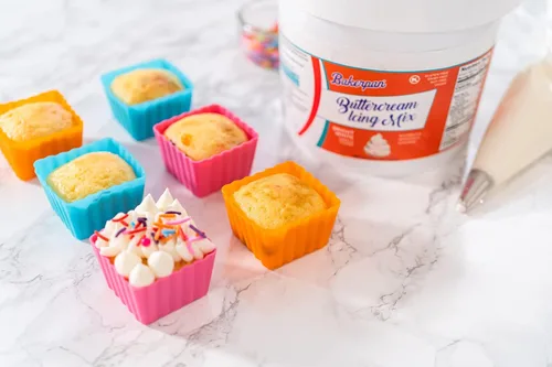 Miniatura 8 de Bakerpan Glaseado de crema de mantequilla para decoración de pasteles, mezcla de glaseado de crema de mantequilla para cupcakes y pasteles, mezcla