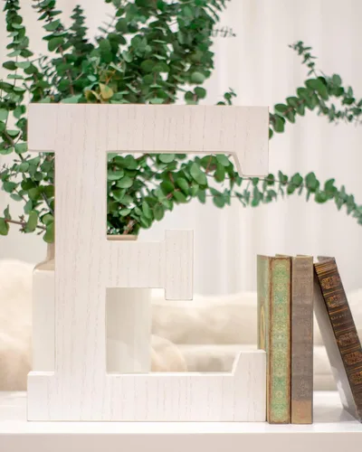 Miniatura 10 de BARNWOODUSA LLC Letras rústicas grandes del alfabeto, monograma de madera de pie para decoración de mantel y chimenea, bloques decorativos de letras
