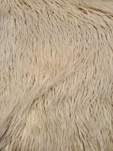 Tela rizada de piel sintética de alpaca de pelo largo vendido por The Yard (crema latte)