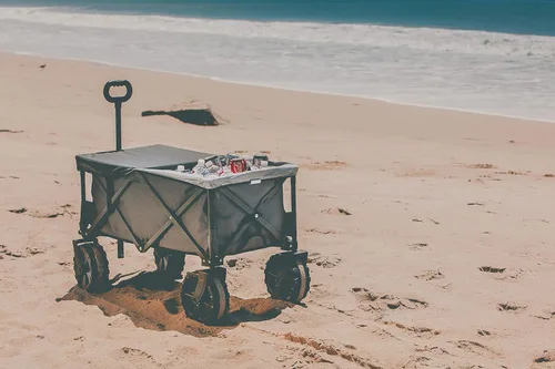 Miniatura 4 de PICNIC TIME NCAA Adventure Wagon Elite - Carro de playa plegable todo terreno con ruedas grandes, tapa superior de mesa y forro suave para enfriar