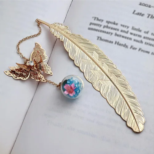 Miniatura 8 de Toirxarn Marcapáginas de Pluma Dorada para Mujeres con Colgante de Mariposa y Caja de Regalo – Ideal para Amantes de los Libros, Bibliotecarios