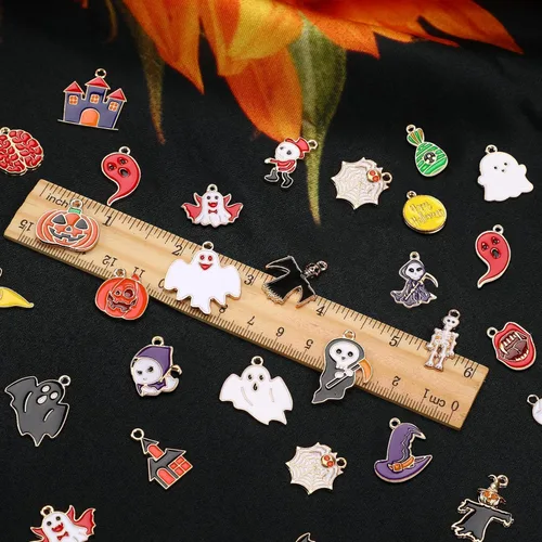 Miniatura 2 de SANNIX 110 piezas 55 pares de dijes de Halloween esmaltados dorados para Halloween, aretes, pulseras, collares, manualidades