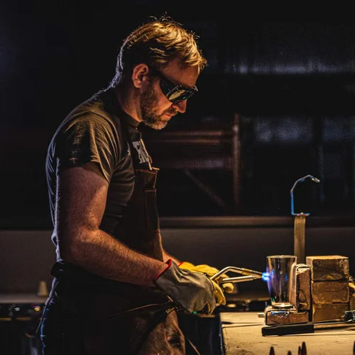 Miniatura 4 de BenShot Vaso de pinta para papá a prueba de balas con bala real de 0.50BMG, 16 onzas, fabricado en los Estados Unidos