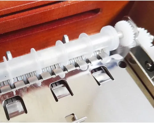 Miniatura 6 de FnLy Caja musical de madera tallada vintage de 30 notas, caja de regalo de música con manivela de mano, crea tu propia melodía musical Nota Sy-30