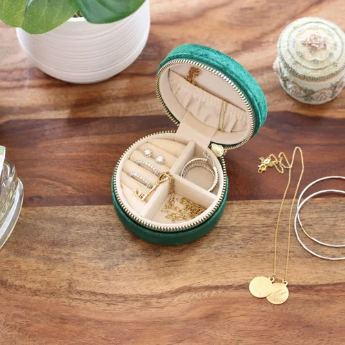 Miniatura 82 de BLUTETE Joyero de viaje organizador de terciopelo con anillos de espejo, aretes, collares, caja organizadora de almacenamiento (negro)