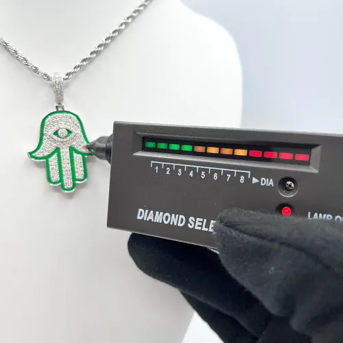 Miniatura 4 de VVS1 - Colgante de moissanita Hamsa mano mal de ojo de buena suerte para hombres y mujeres, chapado en oro de 18 quilates, plata de ley 925 maciza