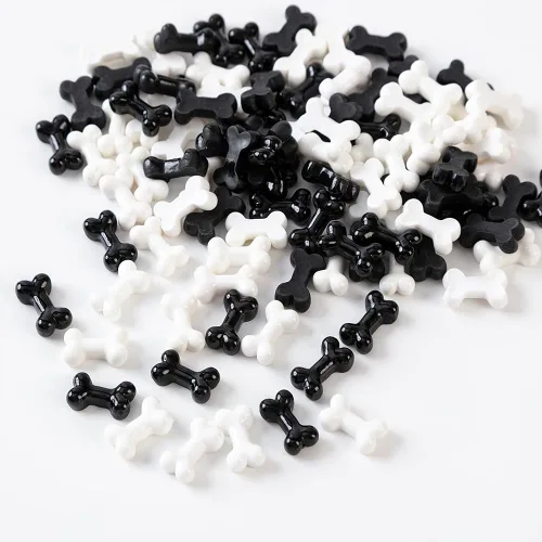 Miniatura 2 de 100 piezas de mini huesos de esqueleto de Halloween de resina negro y blanco mini huesos falsos de Halloween, decoración de mesa para manualidades