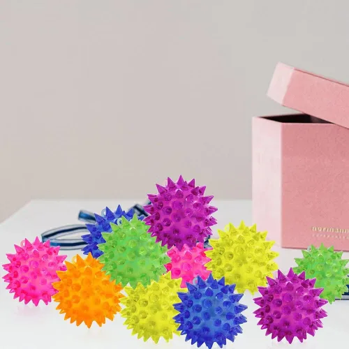 Miniatura 9 de Paquete de 6 bolas sensoriales con puntas que brillan en la oscuridad, para aliviar el estrés, bolas sensoriales con pinchos, bolas de goma