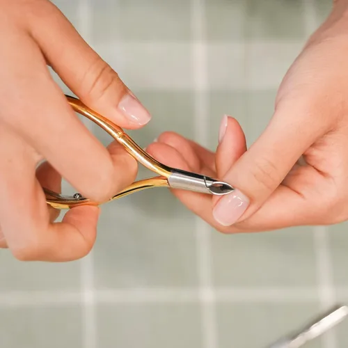Miniatura 5 de NGHIA Pinza de cutícula premium D-05V Jaw 14 (acero inoxidable) - Herramientas profesionales para uñas