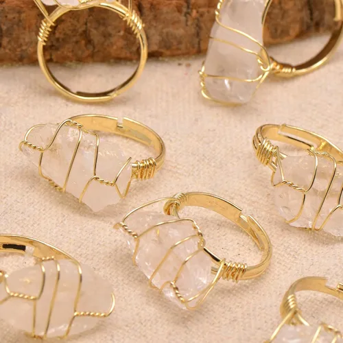 Miniatura 5 de Anillo envuelto en alambre de piedra áspera de cristal natural, tono de oro amarillo Cuarzo Blanco