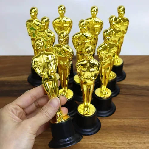 Miniatura 6 de GiftExpress Paquete de 12 estatuillas de trofeo de oro de 6 pulgadas, estatuas de trofeo para ceremonia de premios, regalo de reconocimiento