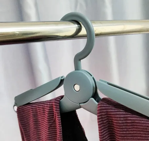 Miniatura 7 de Perchas de viaje plegables plegables de plástico, perchas portátiles antideslizantes para ropa sucia, automóvil, camping, perchas grises, secado