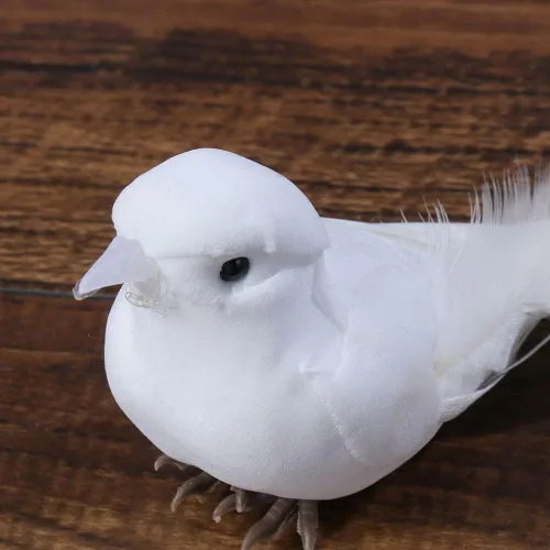 Miniatura 4 de HomeSoGood 2 palomas blancas de simulación, manualidades de pájaros artificiales, paloma de espuma para decoración del hogar, accesorios