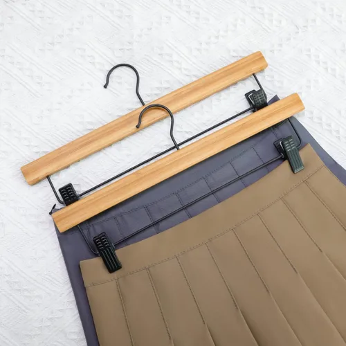 Miniatura 4 de TOPIA HANGER Perchas para pantalones, paquete de 10 perchas de bambú con clips negros y gancho giratorio, perchas duraderas de madera natural