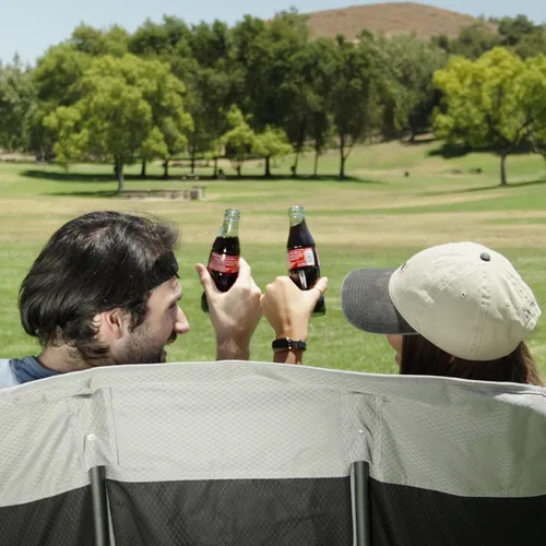 Miniatura 9 de SunnyFeel Silla de Camping Doble Plegable, Silla Loveseat de Gran Tamaño, Silla de Jardín Portátil/Plegable de Servicio Pesado con Negro-enfriador