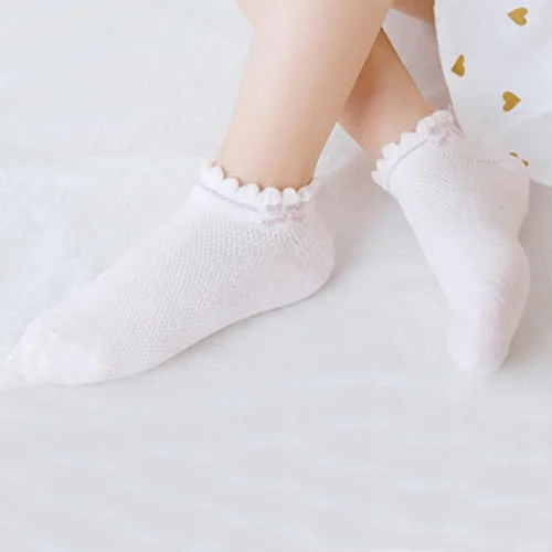 Miniatura 6 de Looching Paquete de 5 calcetines de malla delgados de algodón de corte bajo para niños pequeños, calcetines de tobillo invisibles 1-12T