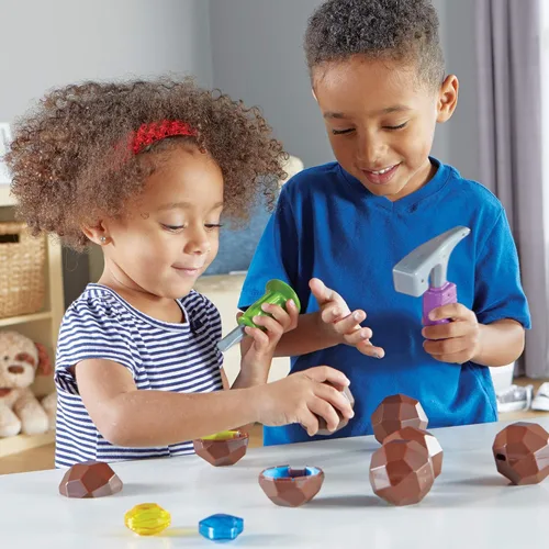 Miniatura 7 de Learning Resources Rock 'n Gem Surprise - 19 piezas, juguetes de aprendizaje para niños a partir de 3 años, juguetes de clasificación y combinación