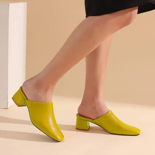 Miniatura 2 de MOOMMO Sandalias de tacón grueso para mujer, puntera cerrada, puntera cuadrada, sin espalda, tacón de bloque medio, cómodas, de cuero mate