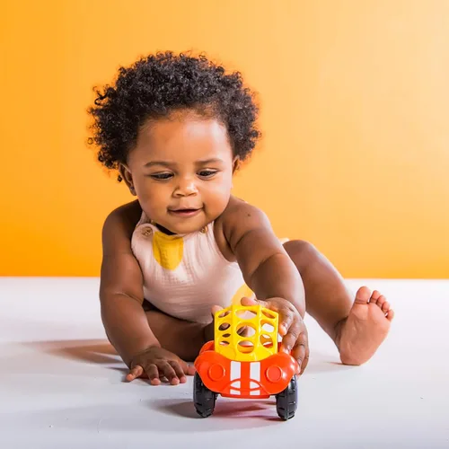 Miniatura 2 de Oball Easy Grasp Rattle & Roll Buggie Cochecito de Empuje sin BPA Juguete para Gatear Infantil, 1 Paquete, Edad 3 Meses en Adelante, Rojo/Amarillo