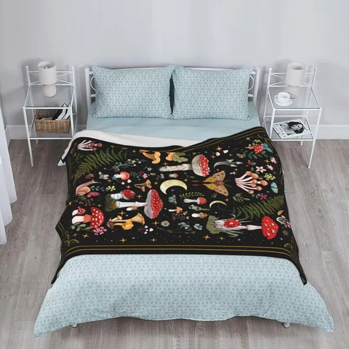 Miniatura 6 de Bonita manta estética de hongos, regalos de bruja para mujeres, regalos góticos, suave y acogedora manta de felpa con polilla cálida para mujeres