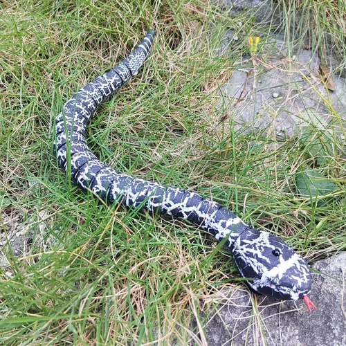 Miniatura 5 de Tipmant Juguete de animal a control remoto realista de serpiente a control remoto para gatear, eléctrico electrónico, funciona con pilas, honrado