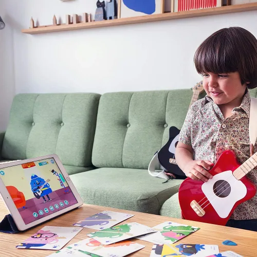 Miniatura 7 de Loog Mini - Guitarra acústica infantil para principiantes, 3 cuerdas a partir de 3 años, aplicación de aprendizaje y lecciones incluidas Amarillo