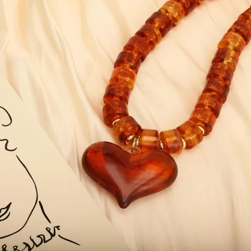 Miniatura 4 de Dr's gift Collar grueso para mujer, collar de corazón con dije de corazón de acrílico naranja, gargantilla de cuentas gruesas ámbar con colgante
