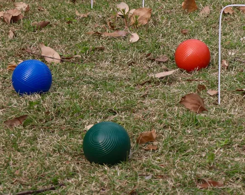 Miniatura 9 de SPORT BEATS Juego de croquet para seis jugadores, mazos de madera maciza de goma de 32 pulgadas con funda de transporte, seis bolas, nueve mechones