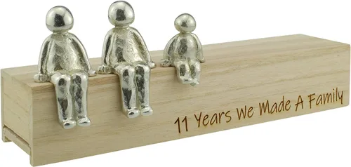 Idea del 11 aniversario – 11 años que hicimos un adorno de metal familiar – Elige tu combinación familiar (1 niño)
